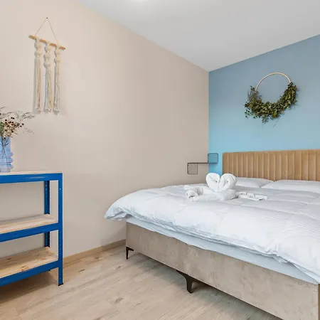 Cozy W Ac, Garden & Parking Apartman