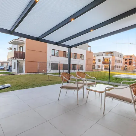 Cozy W Ac, Garden & Parking Apartman *