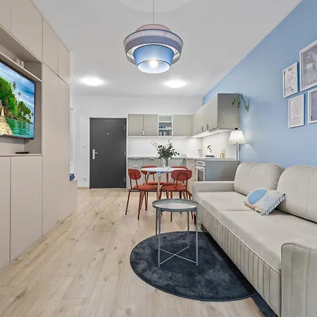 Cozy W Ac, Garden & Parking