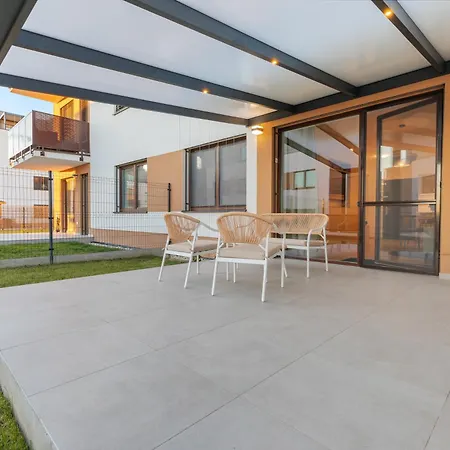 Cozy W Ac, Garden & Parking Apartman Modor