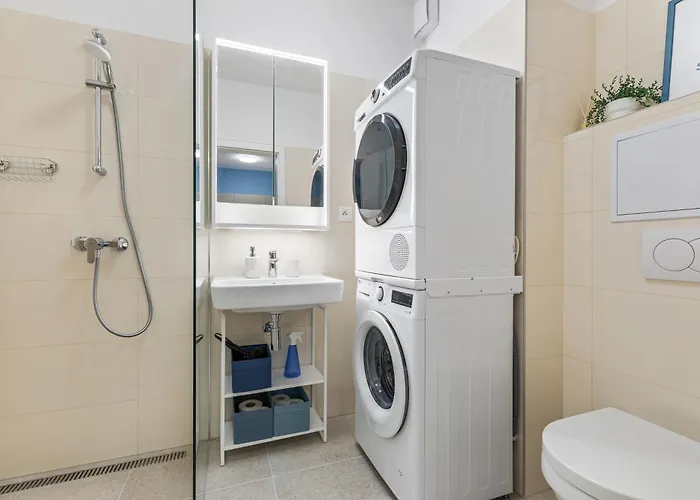 Апартаменты Cozy W Ac, Garden & Parking *